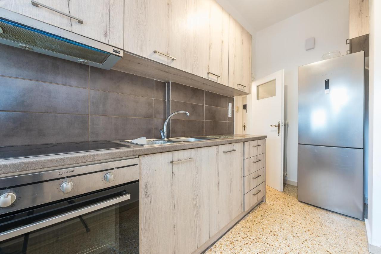 אתונה Victoria Sun Apartments מראה חיצוני תמונה